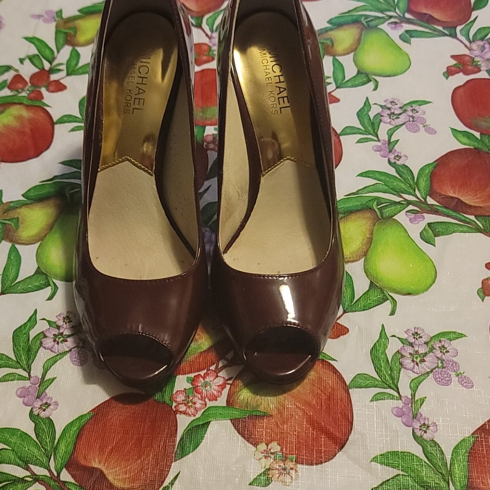Micheal kors  Burgundy  Color